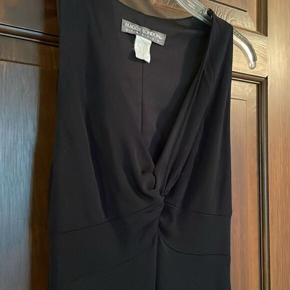 Maggy London STRETCH sleeveless black dress v-neck size 4 - Picture 8 of 9